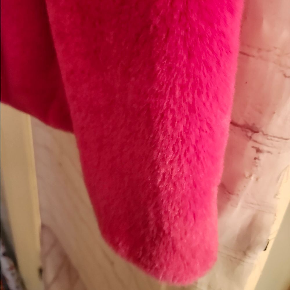 NWT House of Harlow 1960 Fuchsia Ultra Soft Faux Fur Sz. XS Bonus Ear Muffs! - Picture 7 of 11